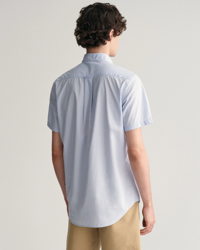 Gant Skjorte Kort Erm Lyseblå på mann bakfra