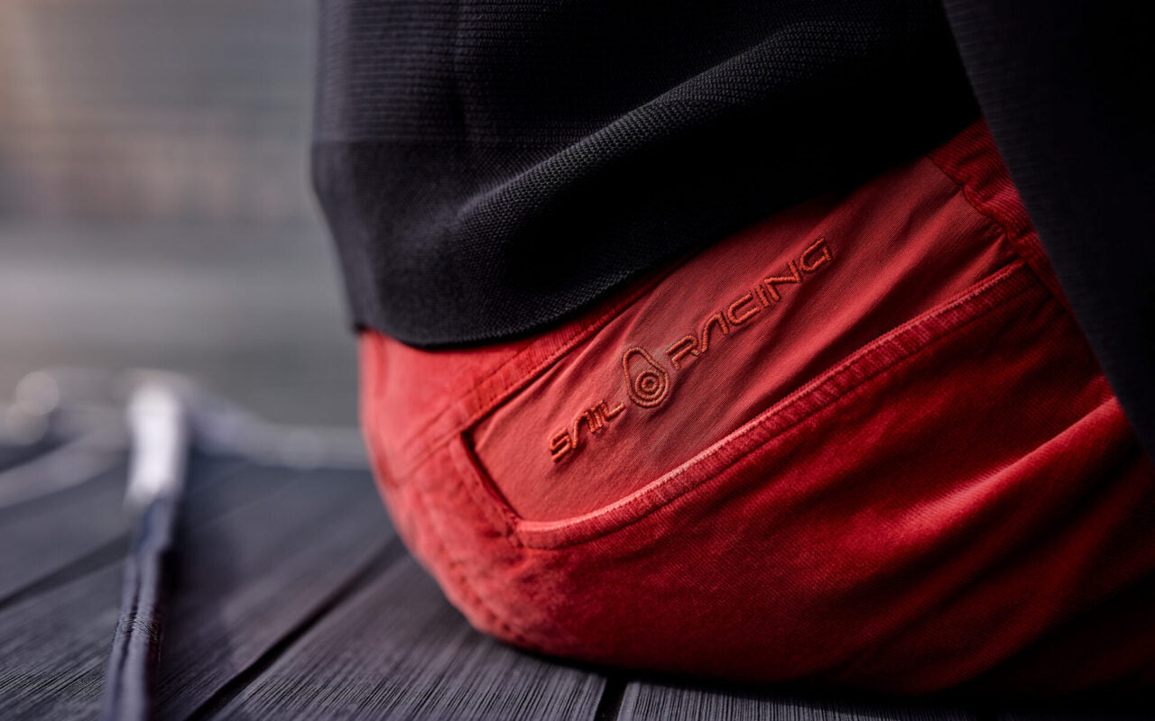 Sail Racing Grinder Corduroy Shorts Rød
