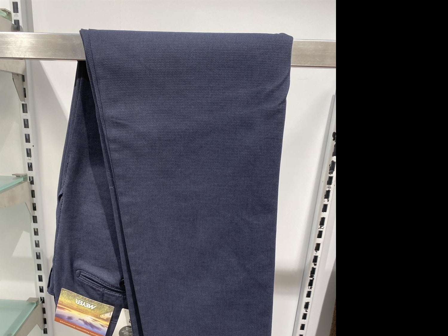 Meyer Bukse Rio Bomull Marine Struktur henger på stativ