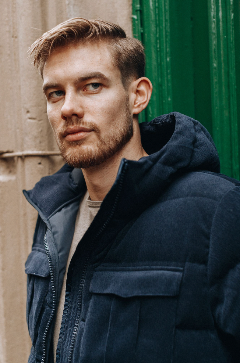 Monel Tignes Dunjakke Cord Marine på herremodell