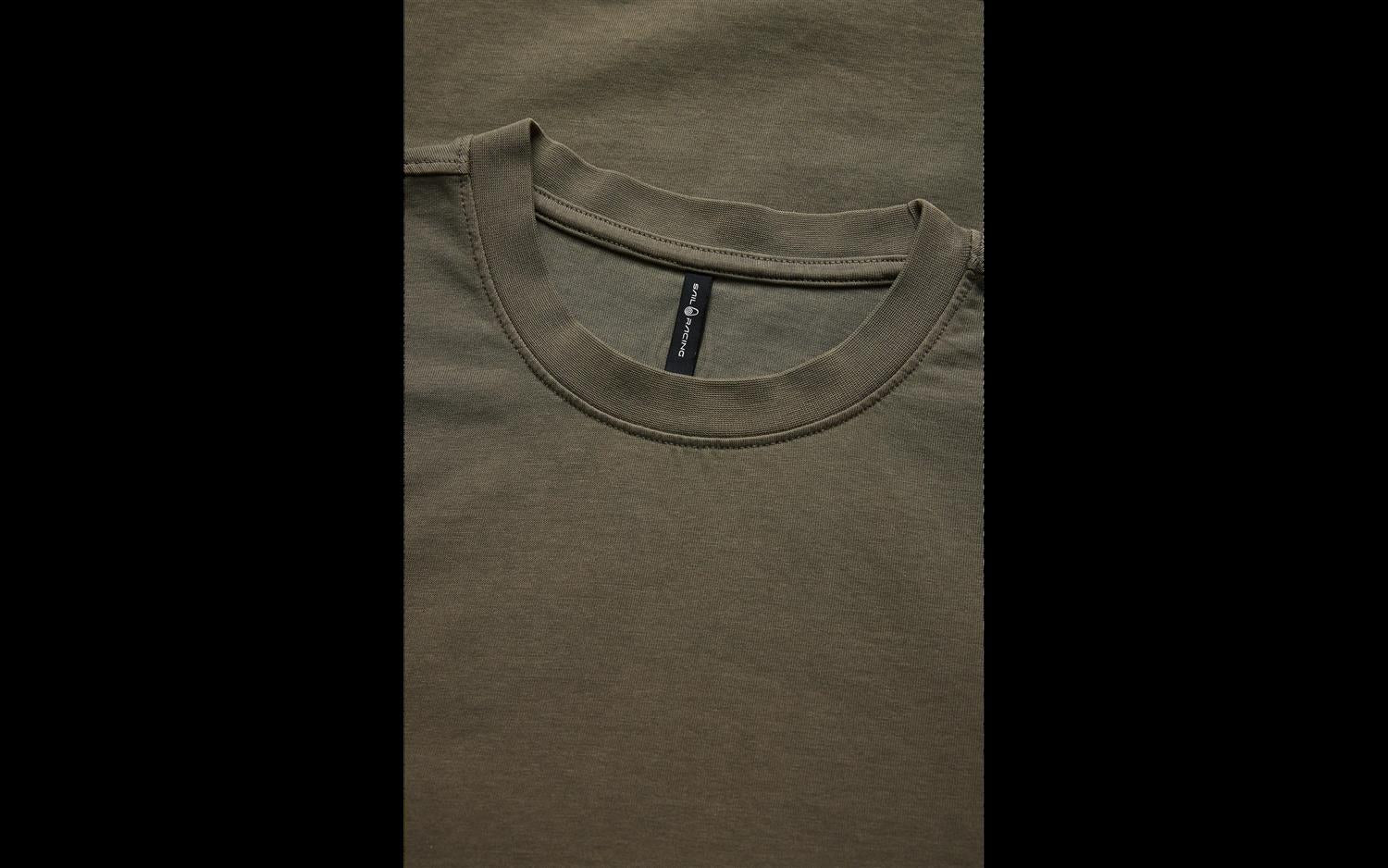 Sail Racing Win Pigment Tee Grønn