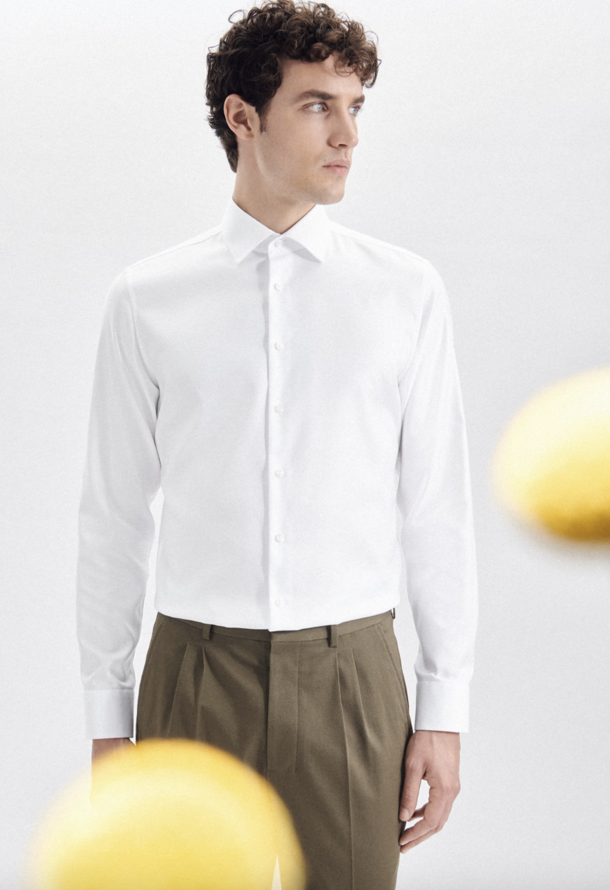 Seidensticker Skjorte Shaped Fit Hvit med brun dressbukse